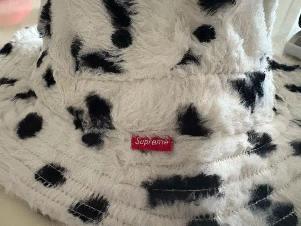 シュープリーム ファー クラッシャー バケット