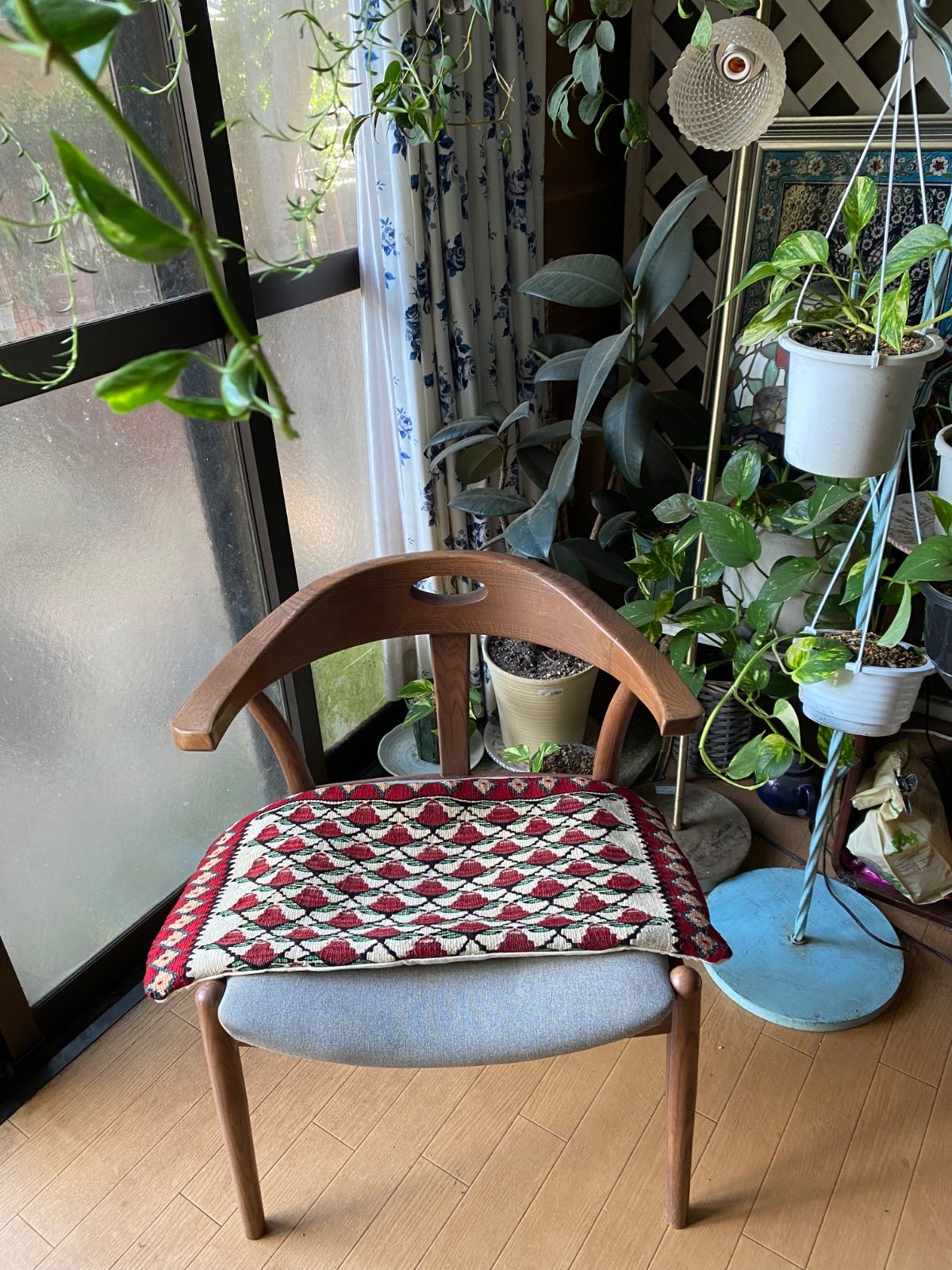 当店オリジナル王族のために織られたセネキリム薔薇柄のヘラティ模様が素敵なクッションカバー使いやすい横長サイズ中身なしで椅子やソファにも