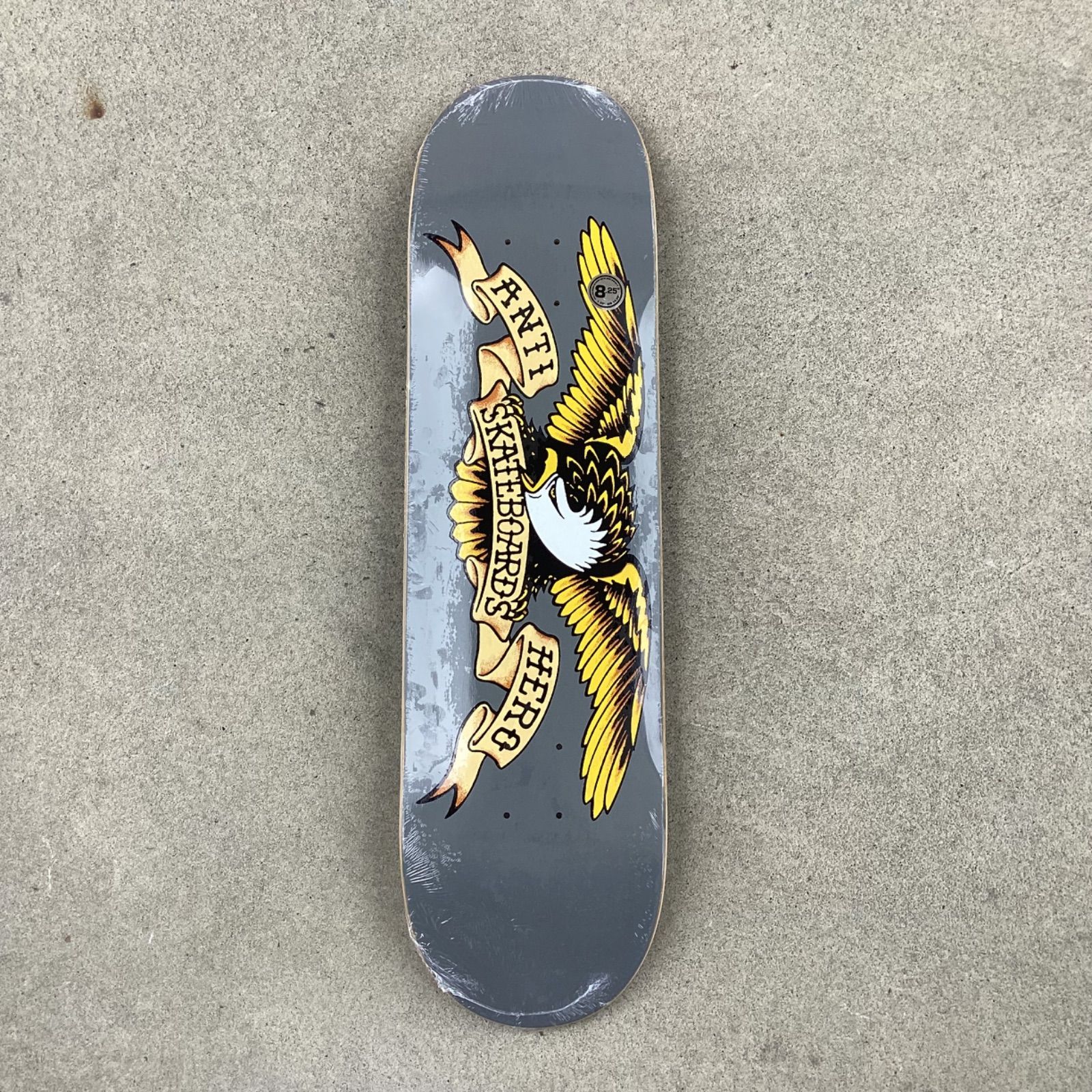 ANTIHERO classic eagle 8.25インチ Anti-Hero Classic Eagle 8.25