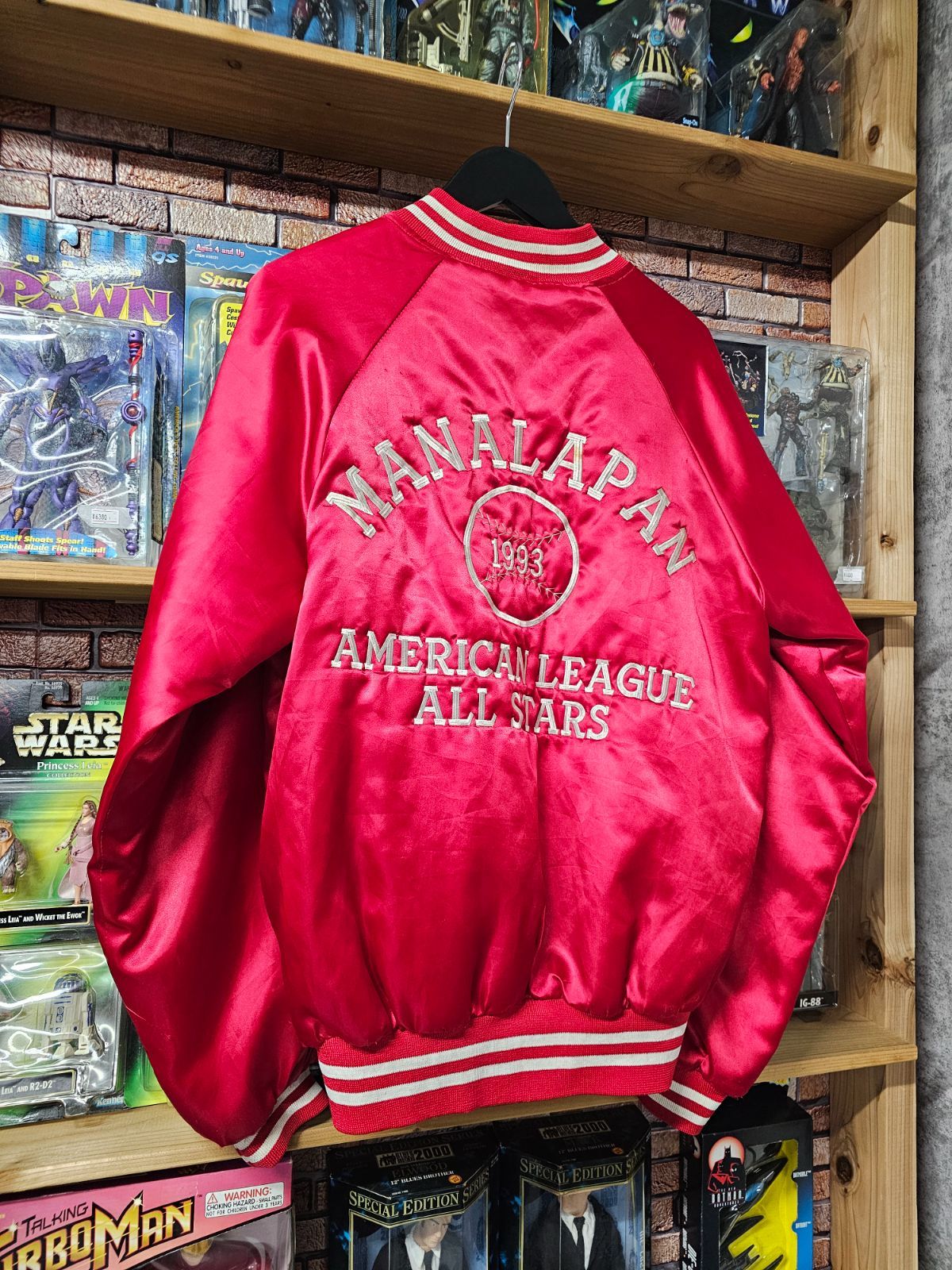 サテンジャケット