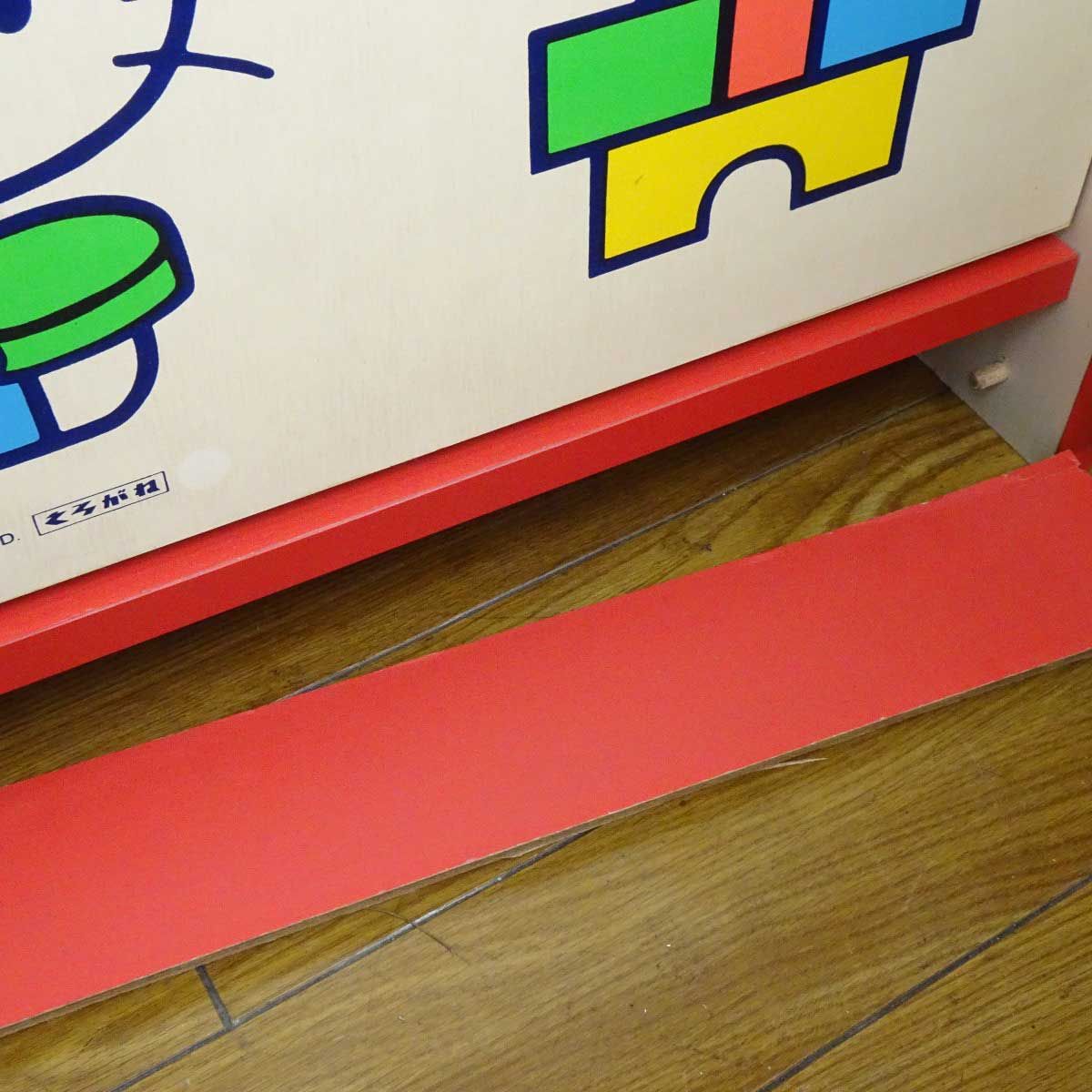 くろがね工作所 ハローキティ 1976年製 木棚 幅60×高さ135cm×奥行44cm レトロ 昭和 くろがね工作所 ハローキティ 1976年製 木棚 幅60×高さ135cm