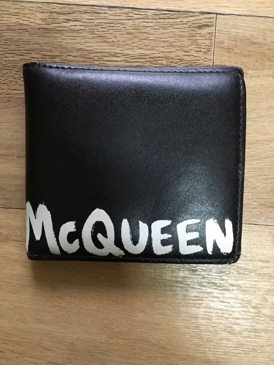 アレキサンダー ALEXANDER McQUEEN(アレキサンダー・マックイーン) 二