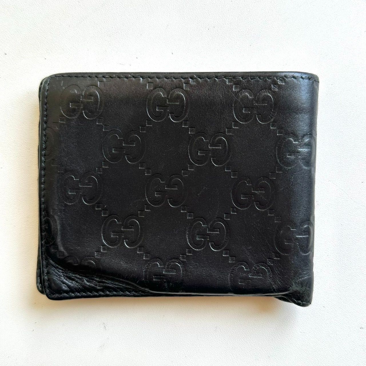 GUCCI　グッチ　アヴェル　二つ折り財布　シマレザー　カードケース　ブラック グッチ GUCCI 二つ折り財布 カードケース シマ ブラック - メルカリ