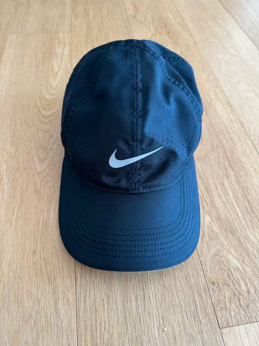 NIKE(ナイキ) ドライフィット エアロビル フェザーライト ランニング キャップ ブラック