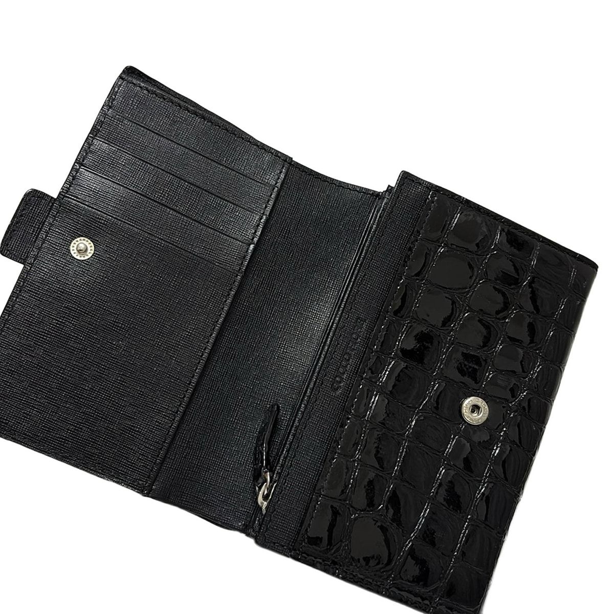 COCCO FIORE(コッコフィオーレ) 2つ折り財布 - 黒 型押し加工