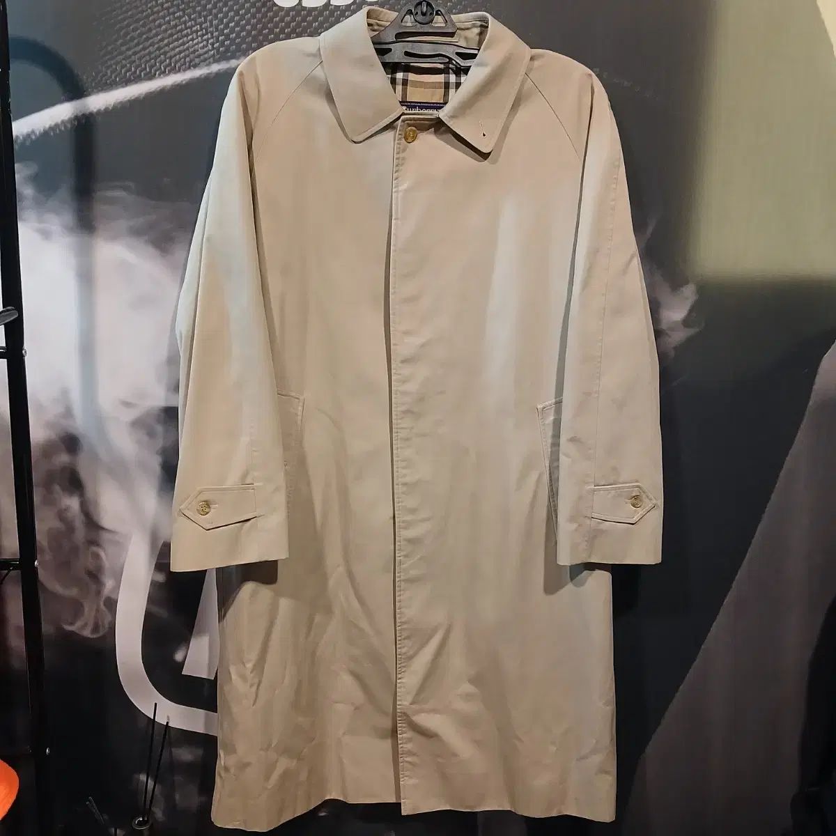 Burberrys ベージュ トレンチコート ボタン欠陥 Burberrys ベージュ