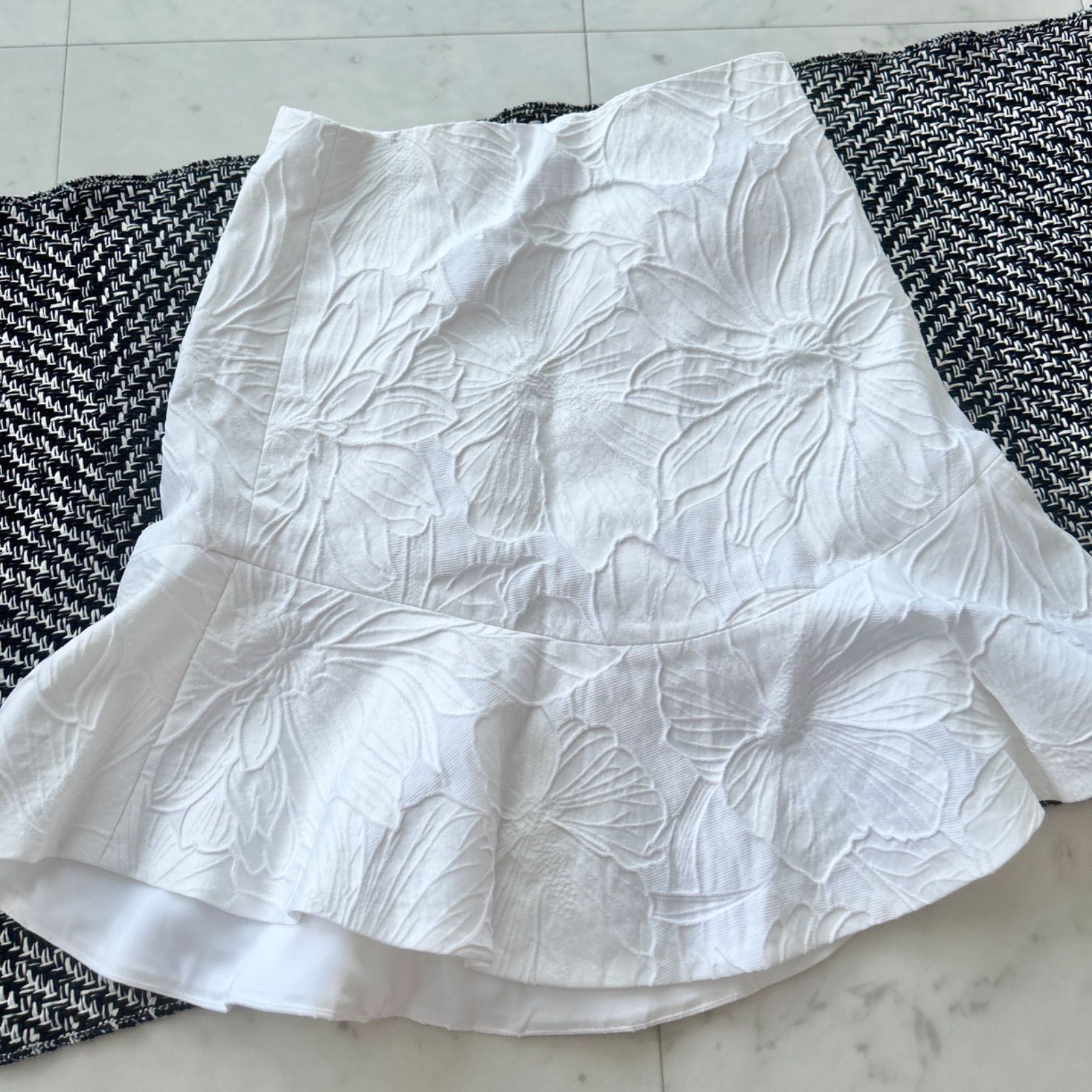 【セットアップ】ALICE+OLIVIA 花柄プリントのビスチェ&スカート alice+olivia アリスアンドオリビア 立体花柄 セットアップ