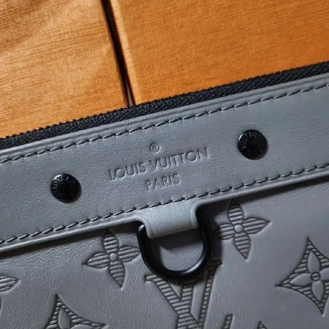 ルイヴィトン シャドウ