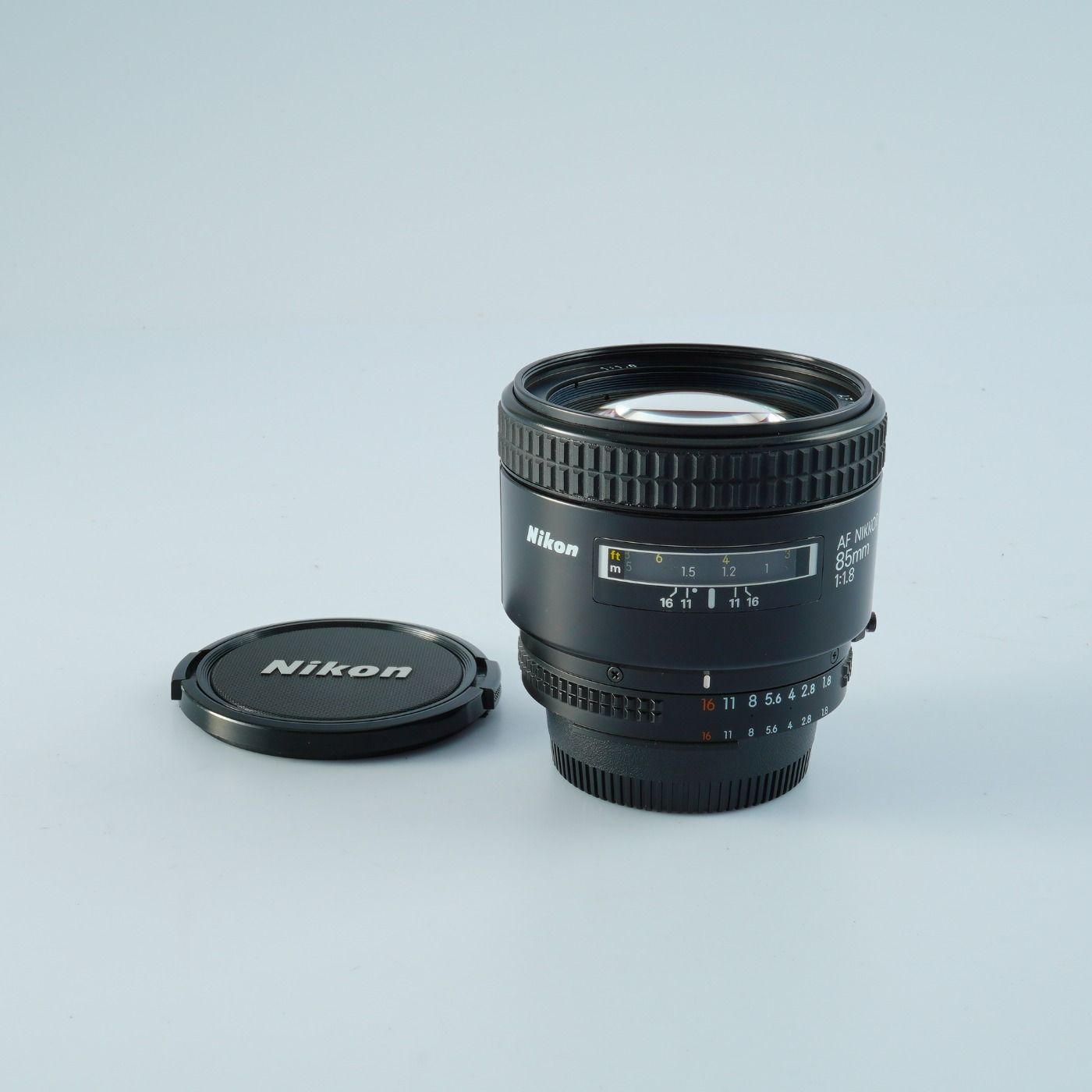 ニコン AF Nikkor 85mm F|1.8 単焦点レンズ