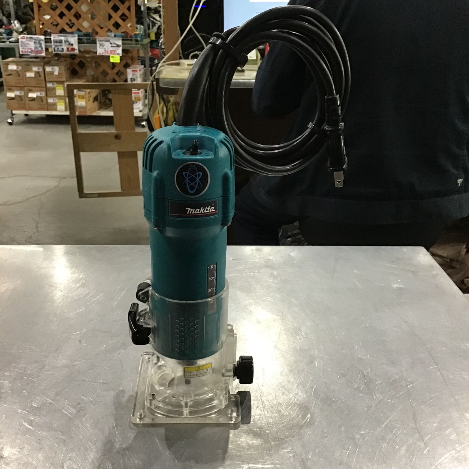 ☆マキタ(makita) 電子トリマ 3707FC【戸田店】 3707fc トリマー
