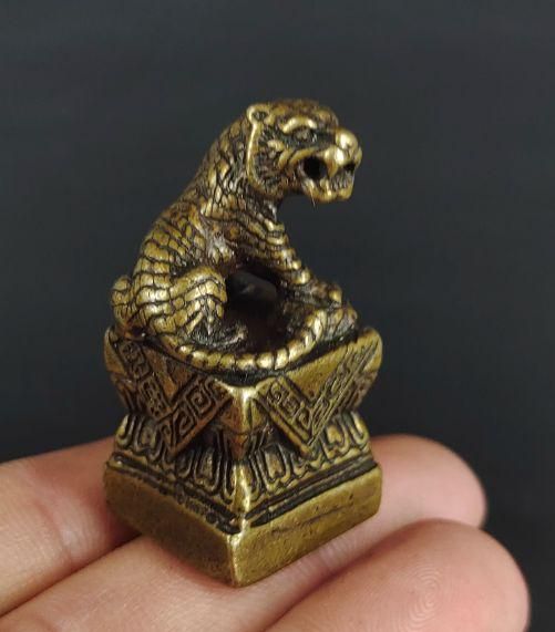 十二支蒔絵金工象嵌印籠 | | 収蔵品詳細 | 作品を知る | 東京