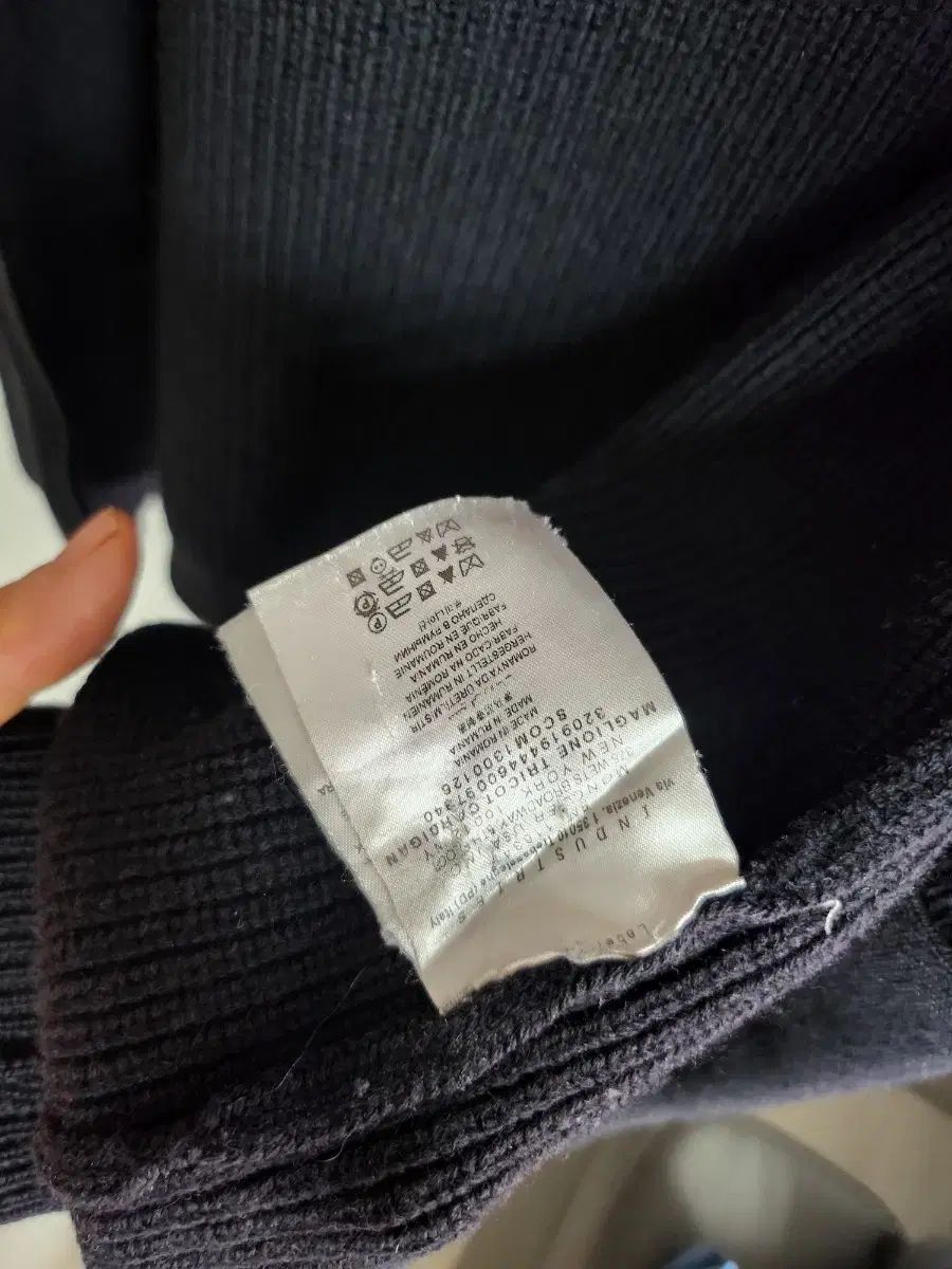 モンクレール　ジップアップパーカー フーディー パーカー MONCLER(モンクレール) ニット セーター フード付き ジップ