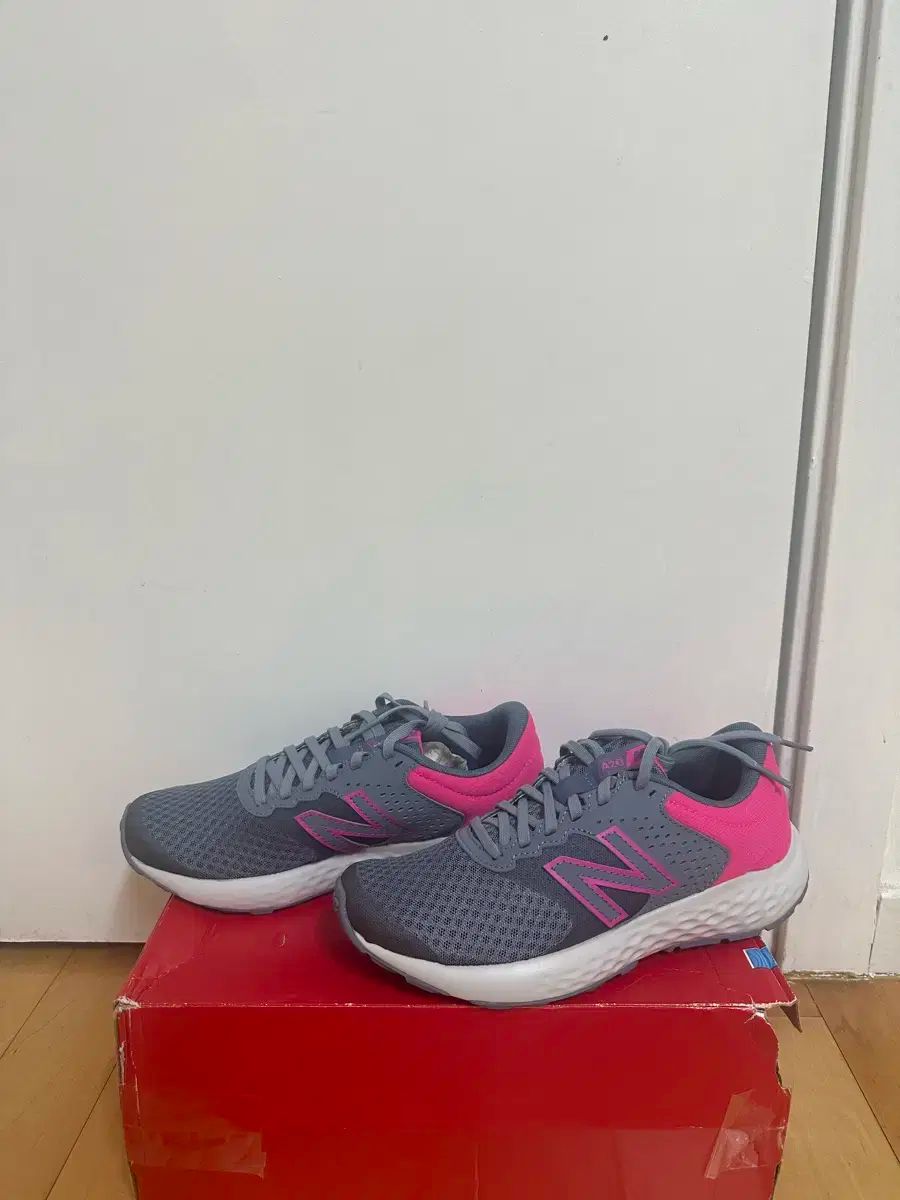 新品 New Balance(ニューバランス) 245 サイズ レディース 420 ランニングシューズ スニーカー グレー ピンク