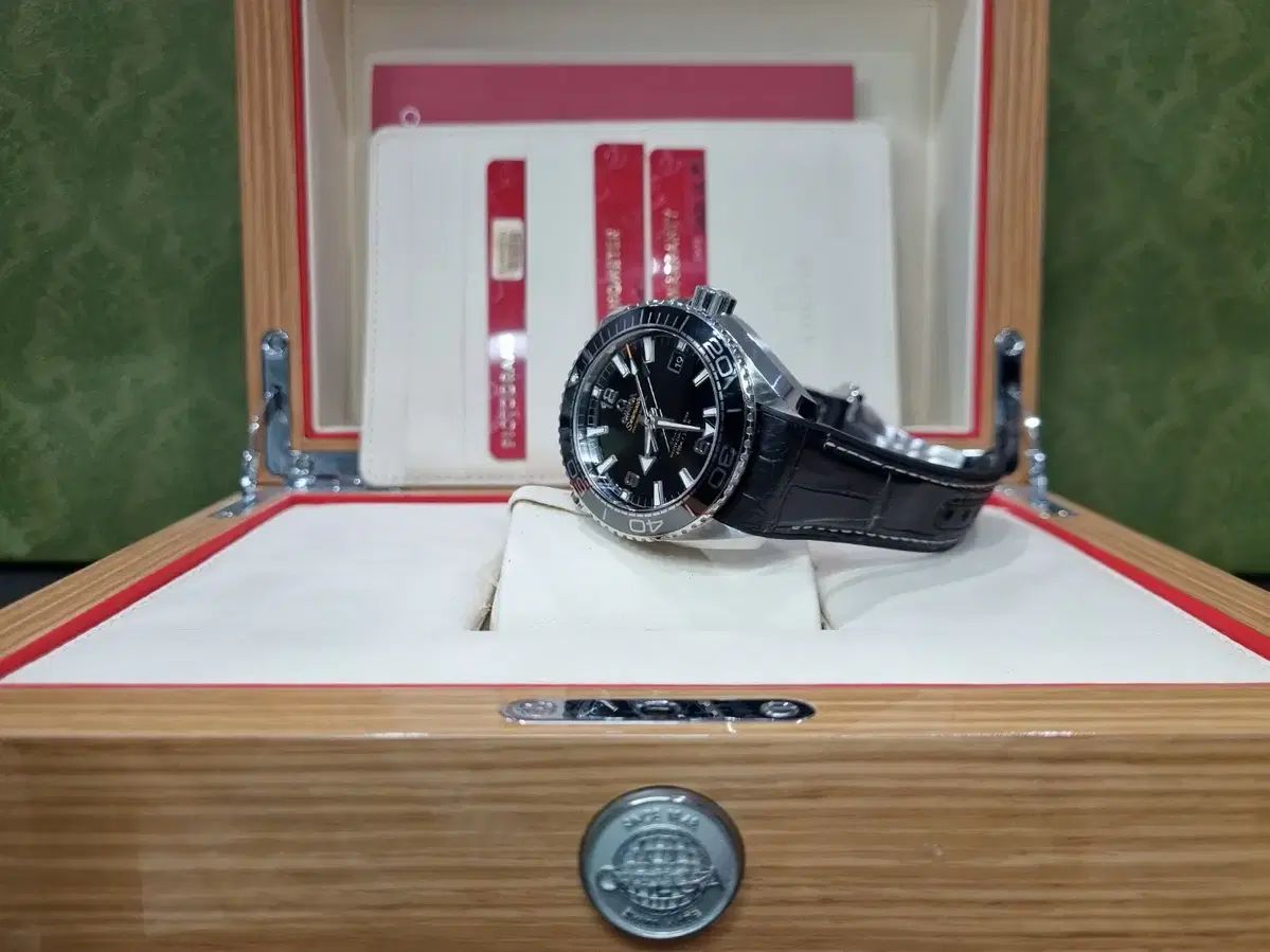 オメガ シーマスター プラネットオーシャン 600 GMT 白黒 バンドおまけ