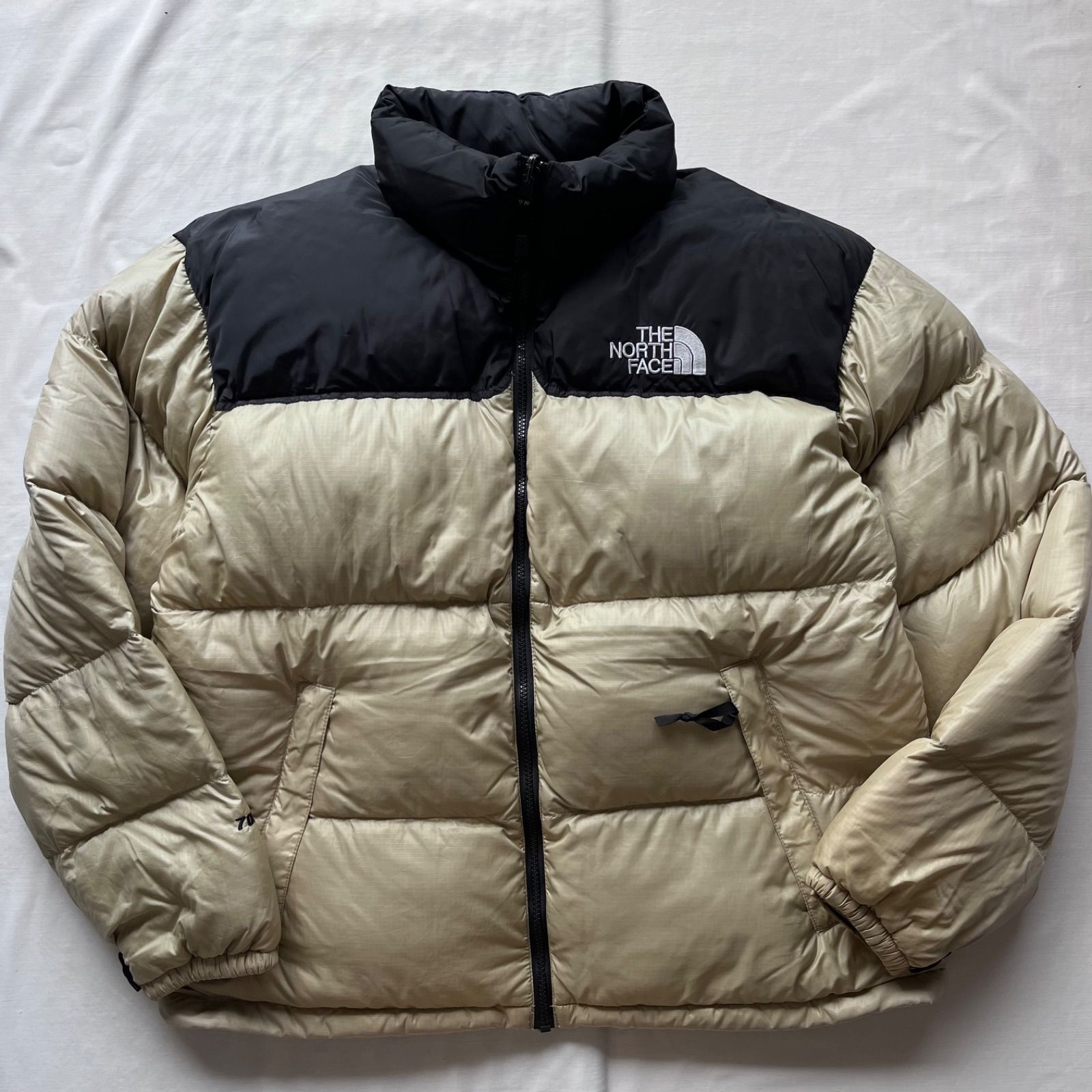 THE NORTH FACE ノースフェイス NUPTSE JACKET ヌプシ ベージュ THE NORTH FACE ノースフェイス NUPTSE JACKET ヌプシ ベージュ