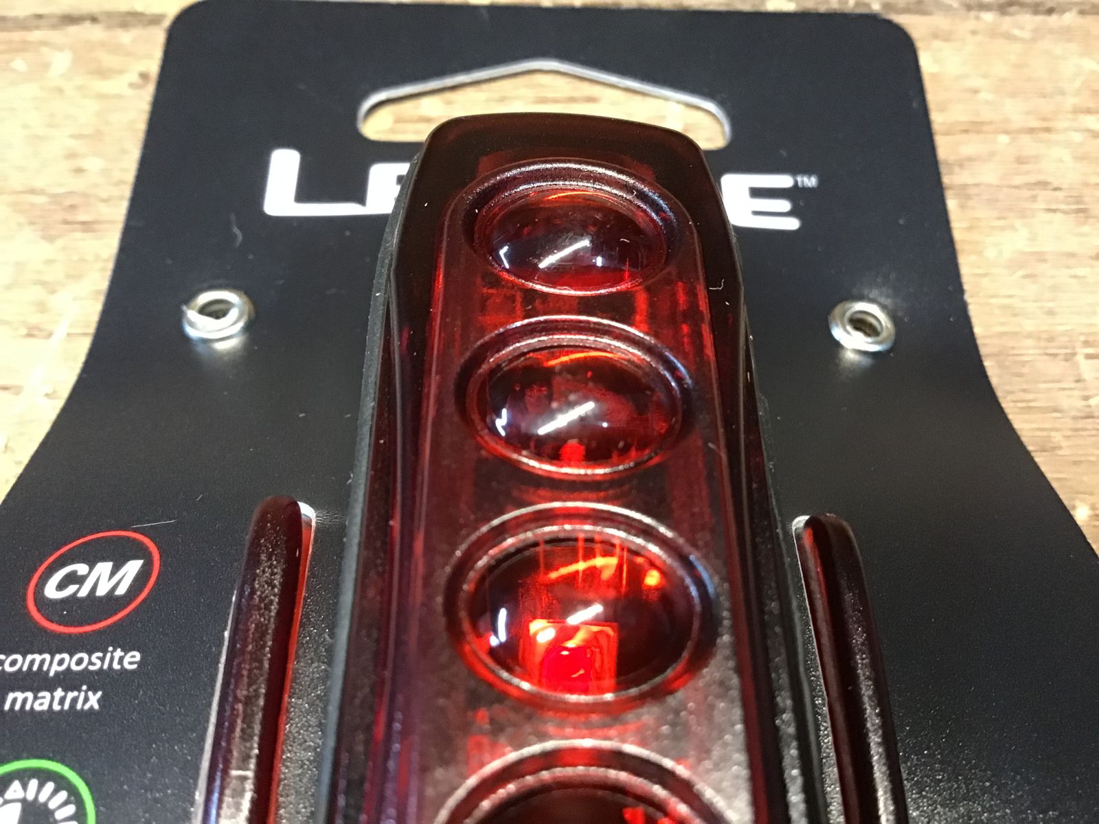 広角配光の高出力フロントライトが600ルーメンにパワーアップ HD007 レザイン LEZYNE パワードライブ PowerDrive 1100i フロントライト 未使用品 レザイン