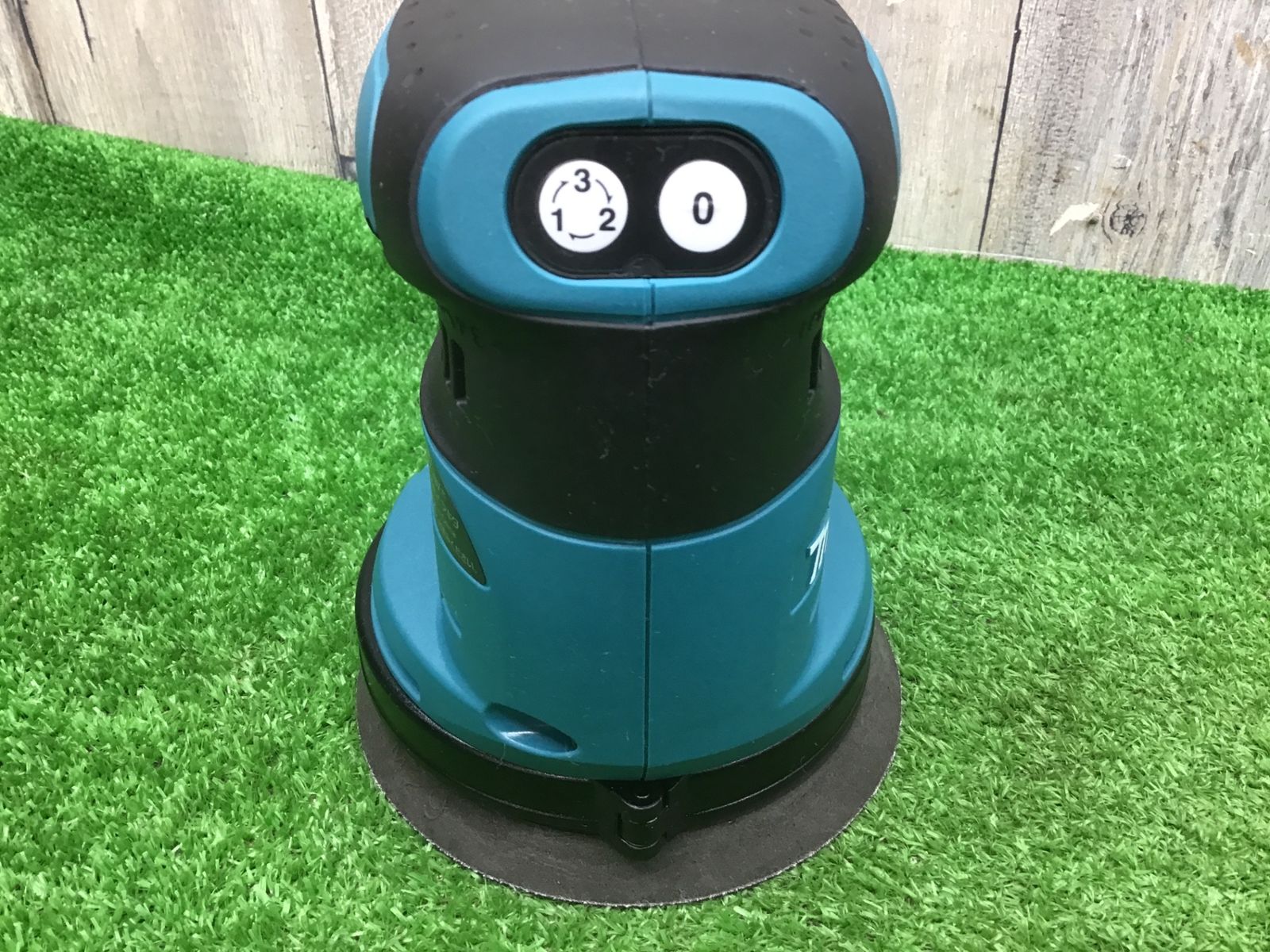 18Vコードレスランダムオービットサンダ
