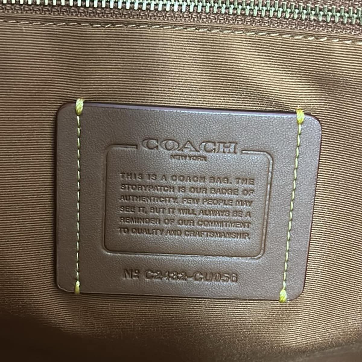 ダークブラウン