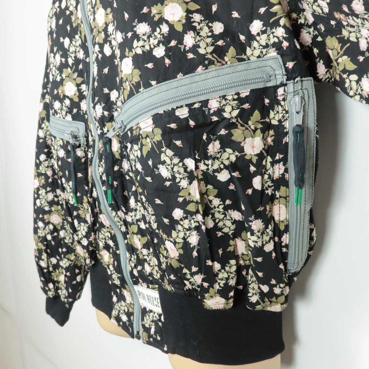 美品】ピンクハウス☆ジップアップブルゾン 黒系 ゼッケン付き