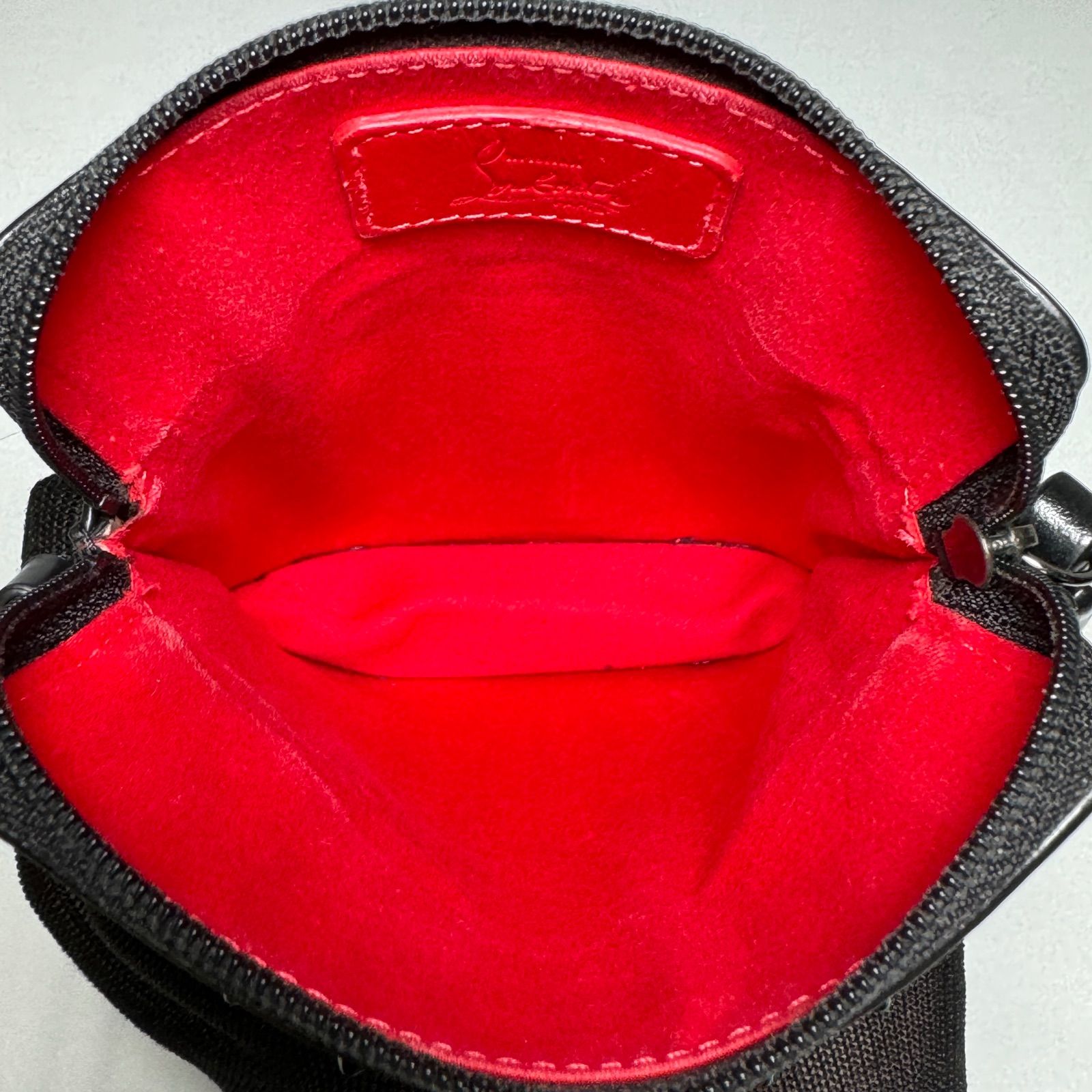CHRISTIAN LOUBOUTINクリスチャンルブタンLoubilab phone pouch