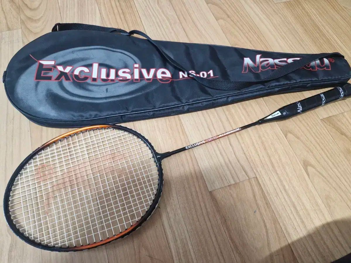 NASSAU EXCLUSIVE NS ー 01 バドミントン ラケット