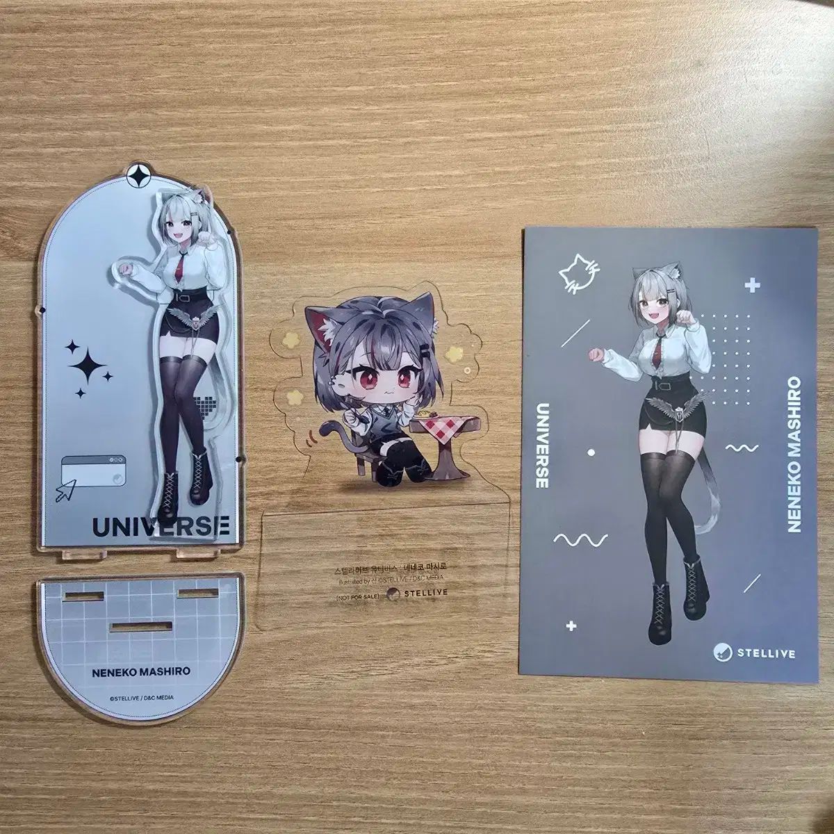 ホロライブ BIGメガネ置きアクリルスタンド 猫又おかゆ 活動3周年記念