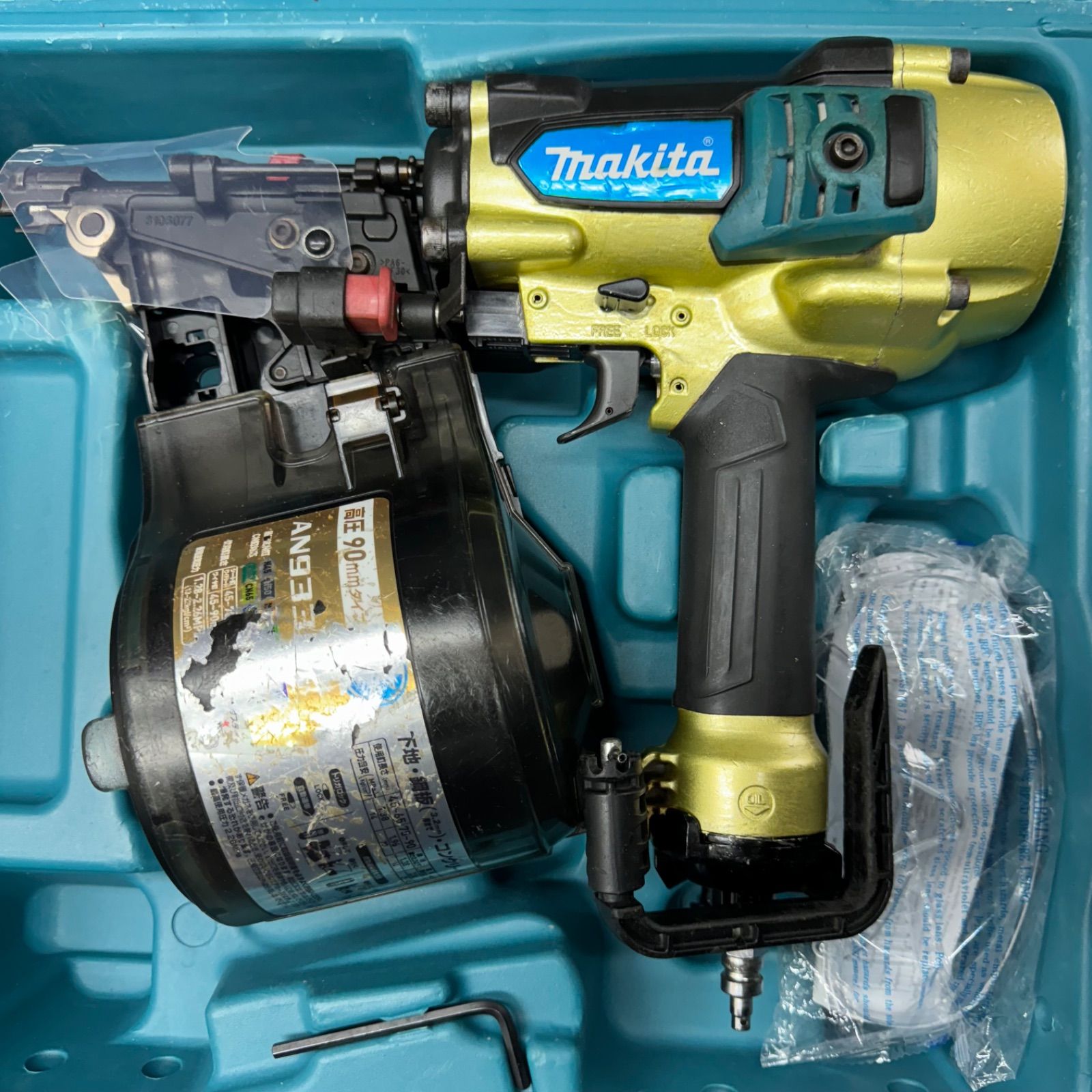 高圧動作確認済みmakita マキタ高圧エア釘打機 AN933H 高圧動作確認済みmakita マキタ高圧エア釘打機 AN933H