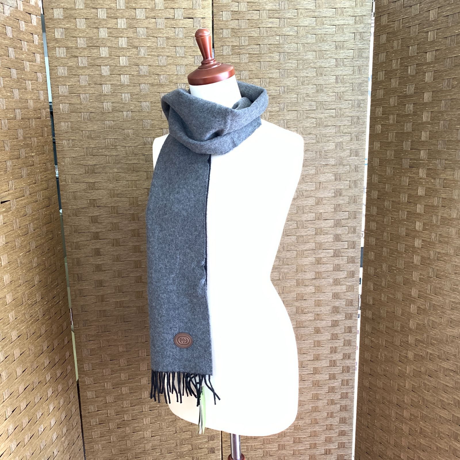 GUCCI マフラー　ショール　カシミア100% GUCCI マフラーショールカシミア100%