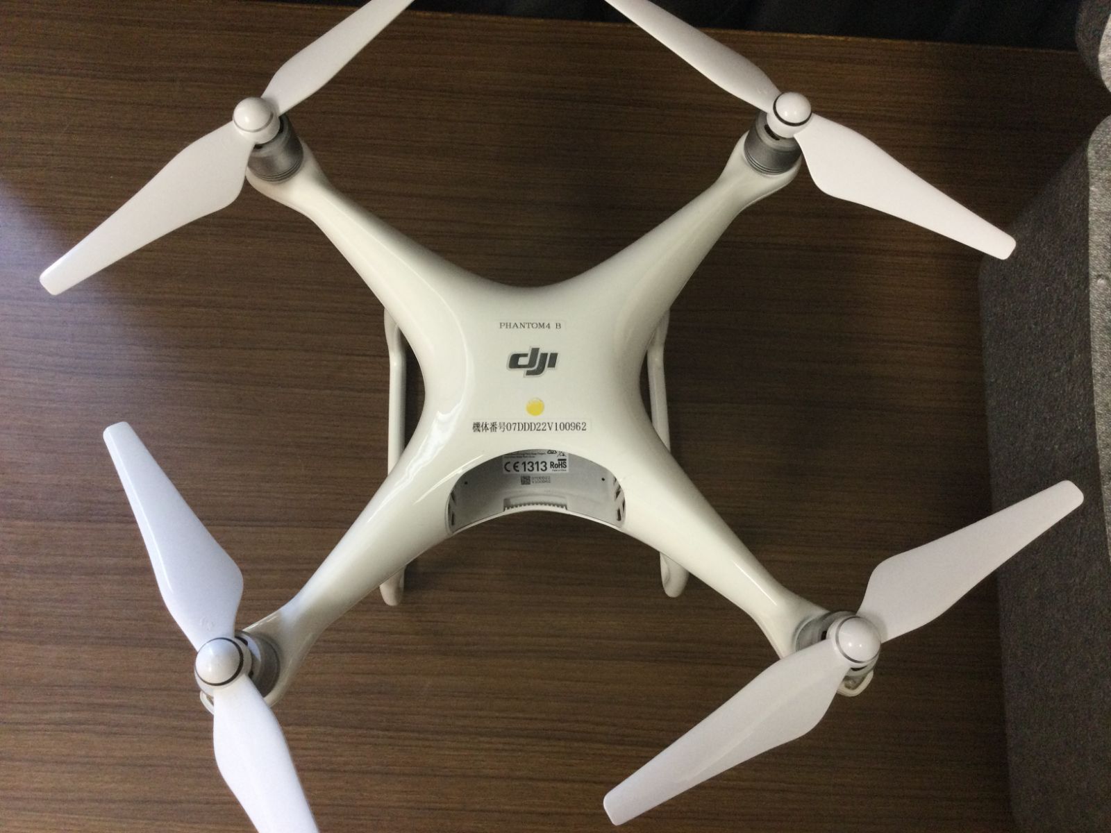 ドローン 充電器