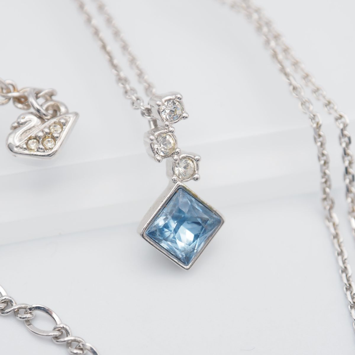 B098 スワロフスキー SWAROVSKI ペンダント ネックレス ブルー系