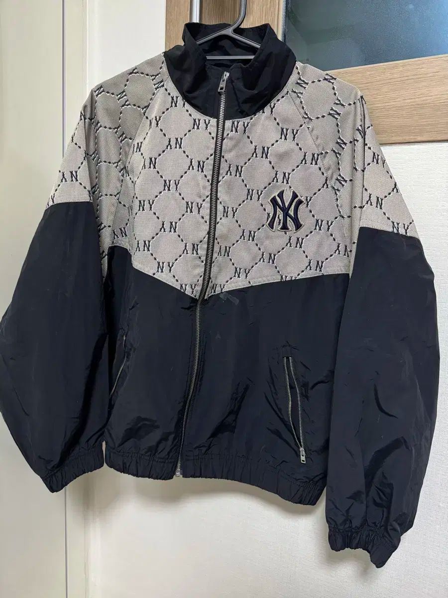 MLB ダイヤモンド モノグラム スリット ウインドブレーカー