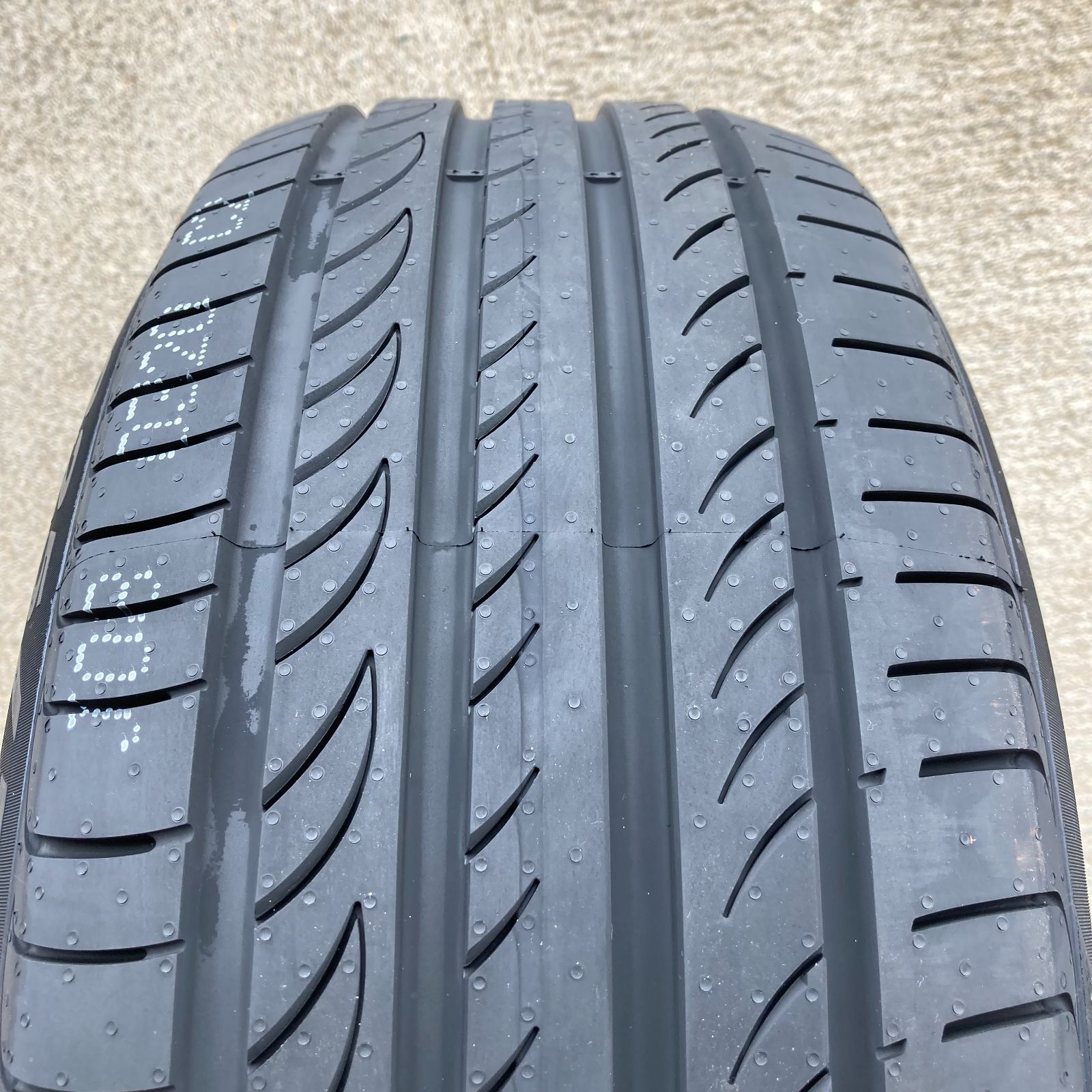 2025年製】 送料無料 TOYO TIRES 235/45R18 98W PROXES Comfort MC1