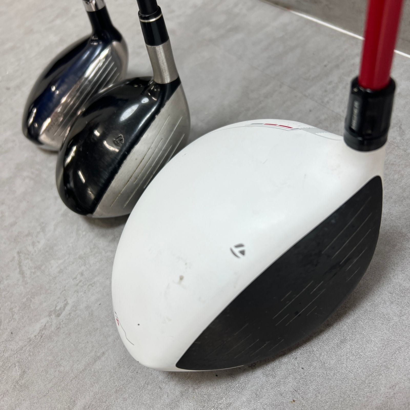 TaylorMade　テーラーメイド TOURSTAEGE　ツアーステージ　メンズゴルフ13本セット　右利き用　キャディバッグ　　初心者おすすめ　入門用