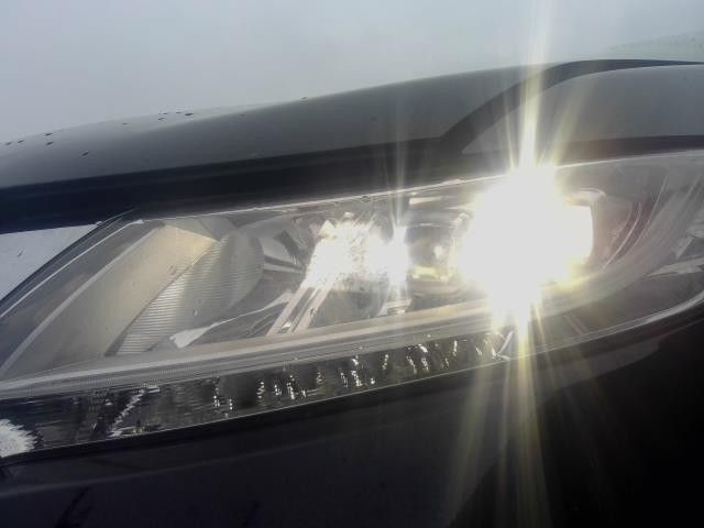 左 ヘッドランプ