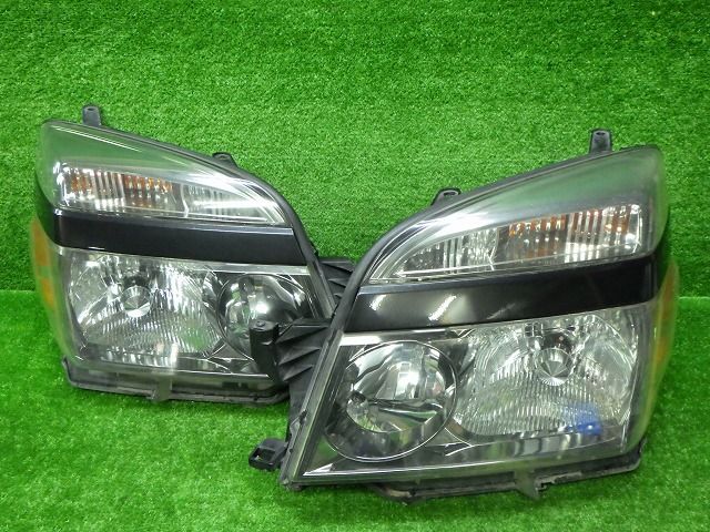 トヨタ 60系 ヴォクシー 後期 ヘッドライト左右 HID 28-183 V6 240603049