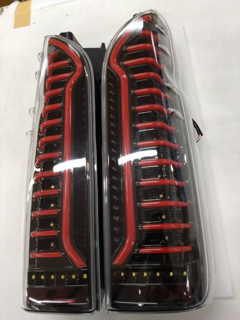 ◯ハイエース　テールランプ A1184HISTL ハイエース 200系 テールランプ LED ブラックレッド 250618