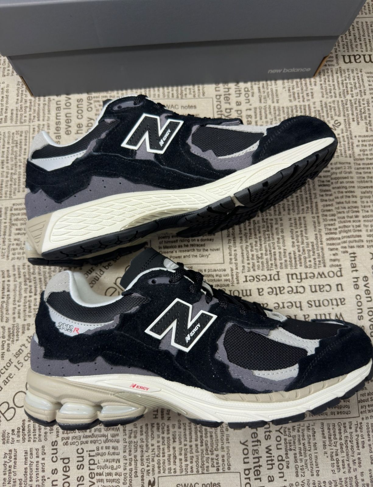 New Balance 2002R Protection Pack Black ニューバランス2002r