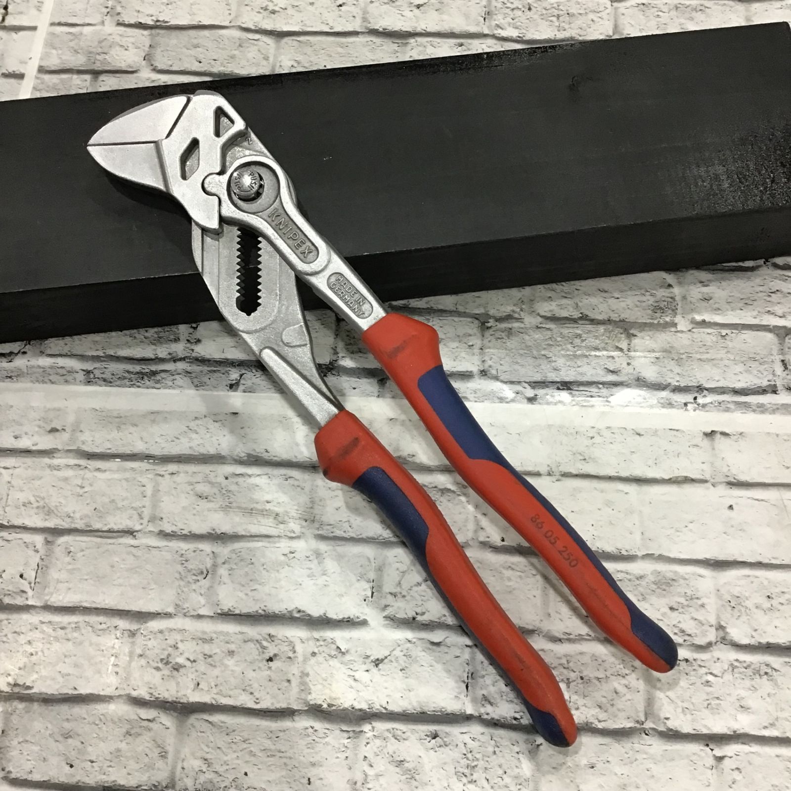 クニペックス KNIPEX プッシュスライド式ウォーターポンププライヤ 8605250 川口店