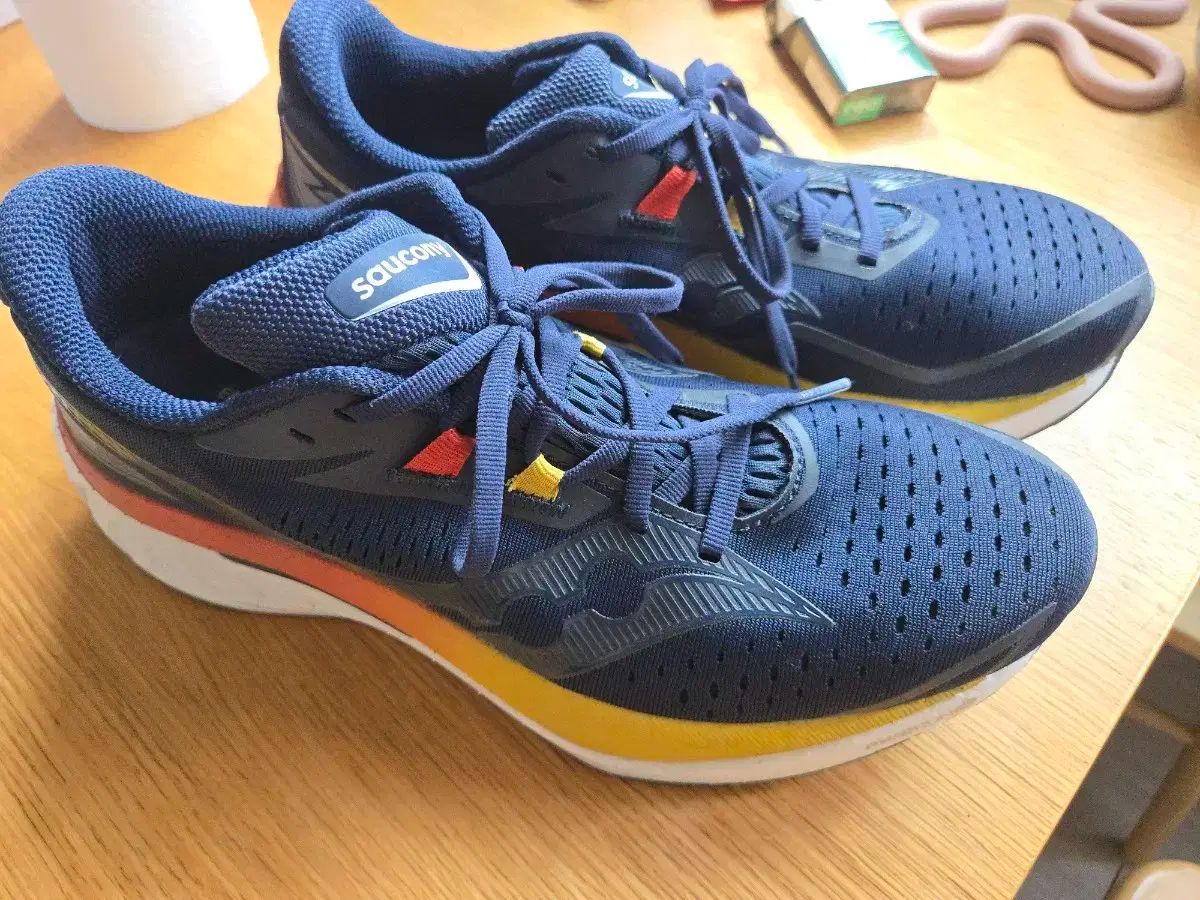 Saucony サッカニー エンドルフィンスピード 4