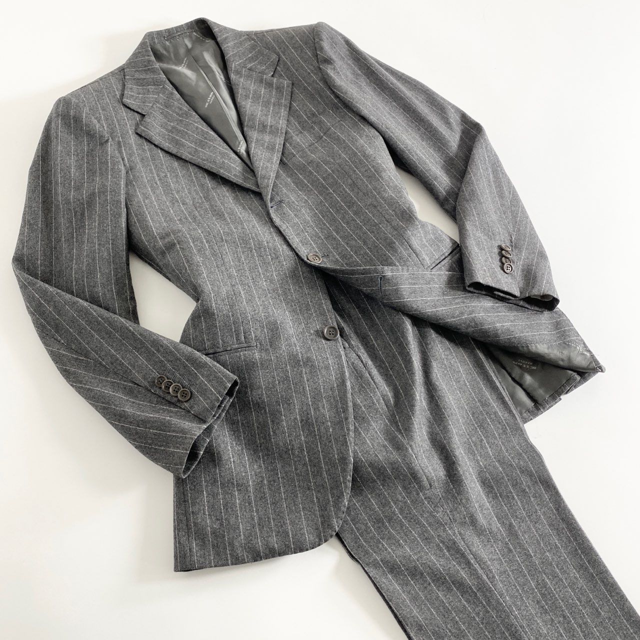 最高級　キートン Kiton napoli スーツセットアップ　グレー　ウール 最高級 キートン Kiton napoli スーツセットアップ グレー ウール