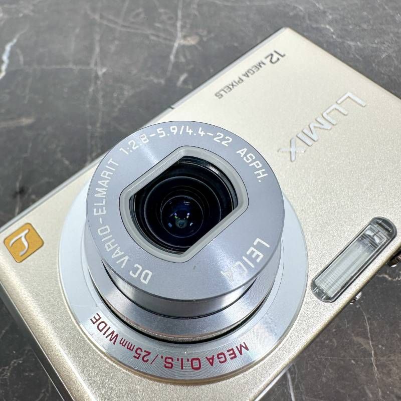 Panasonic LUMIX DMC-FX40 ゴールド - メルカリ