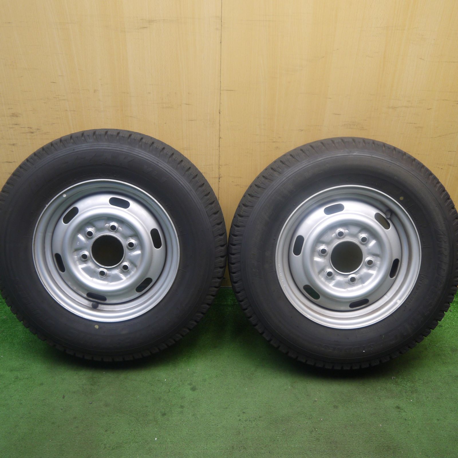 バリ溝 21年 キレイ 9.5分 2本 スタッドレス 195 80R15 107 105L ブリヂストン ブリザック VL1 スチール ホイール 15インチ PCD139.7 6H 5091904Hス