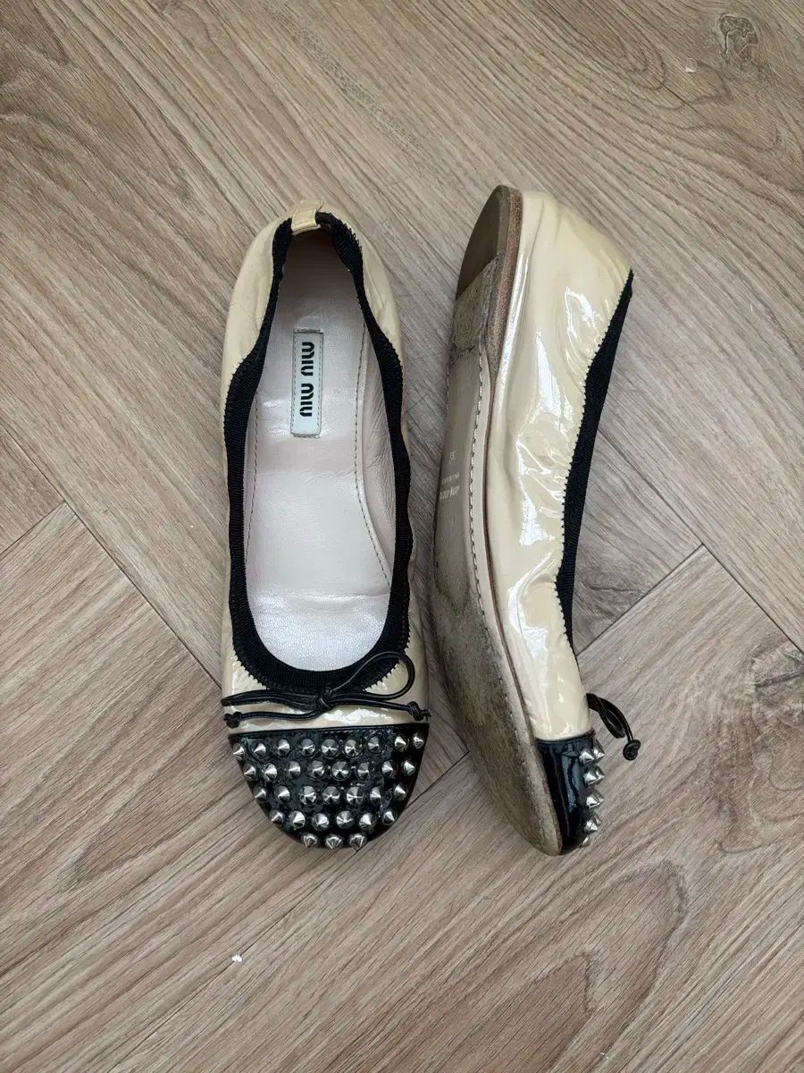 MIU ミュウミュウ