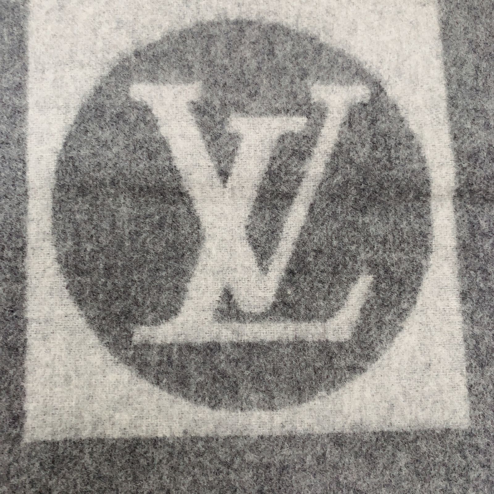 LOUIS VUITTON ルイヴィトン マフラー　カーディフ M70484 楽天市場】LOUIS VUITTON ルイヴィトン マフラー・カーディフ