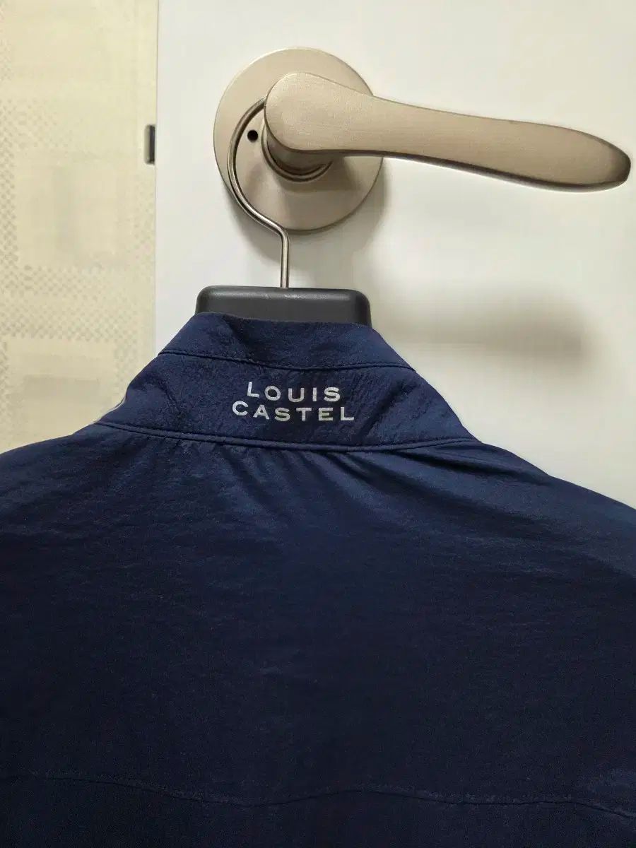 ルイカステル ウィンドブレーカー