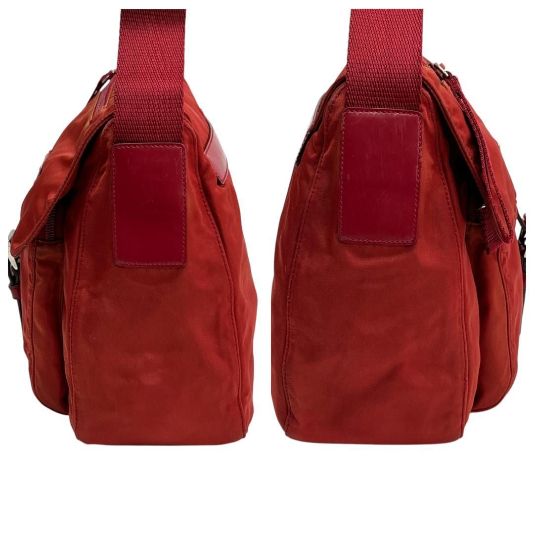 美品 PRADA プラダ ショルダーバッグ 三角ロゴ 白タグ Gカード付