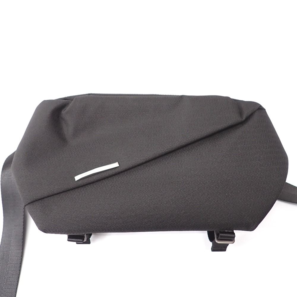 FtTh655651 NIID ボディバッグ スリングバッグ R0 PLUS PRO ブラック ユニセックス ♥