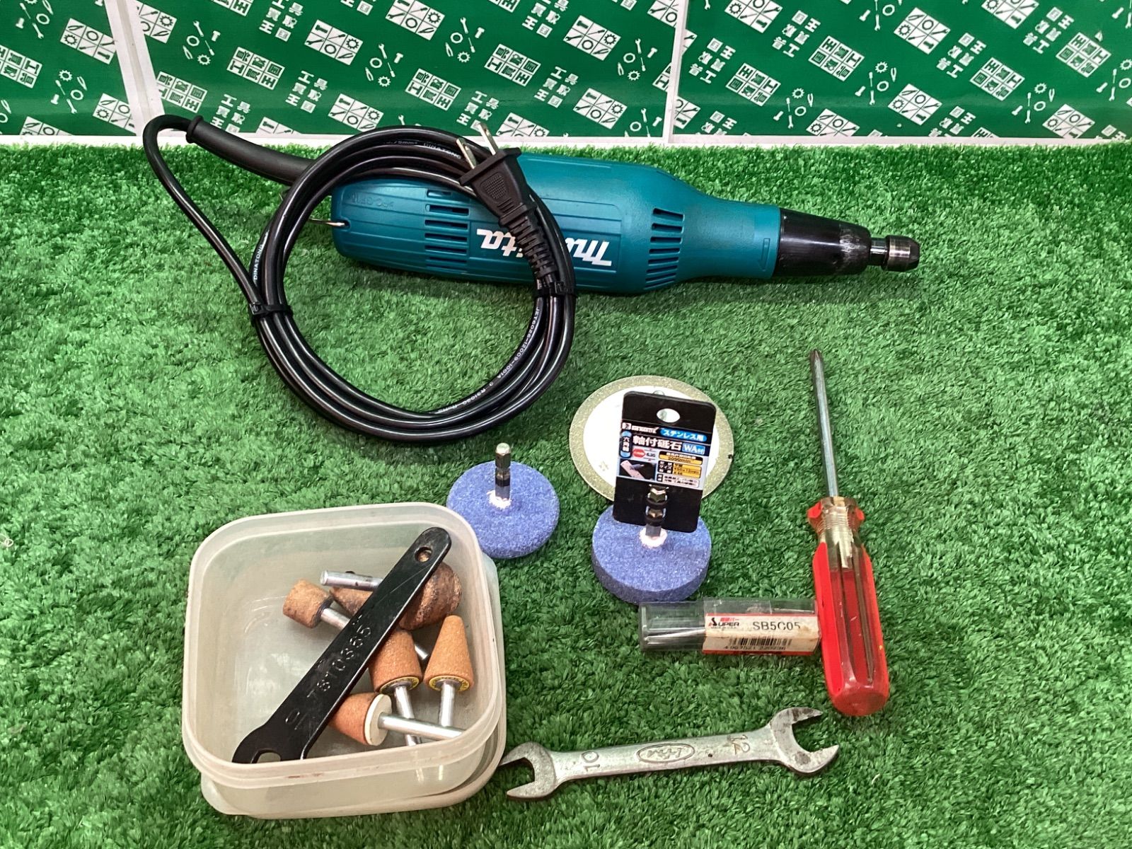 マキタ ミニグラインダ GD0603 IT4LXT3GVQU0