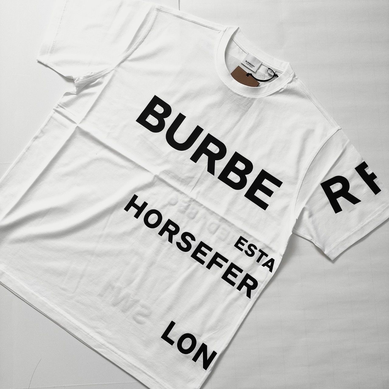 定価の88％ＯＦＦ定価の88％ＯＦＦBURBERRY Big Back Print ロゴ入り T