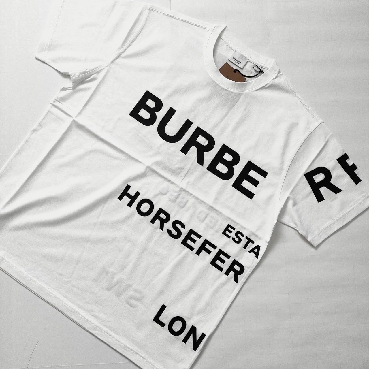 新品未使用 Burberry バーバリー ホースフェリー Tシャツ - ワールド